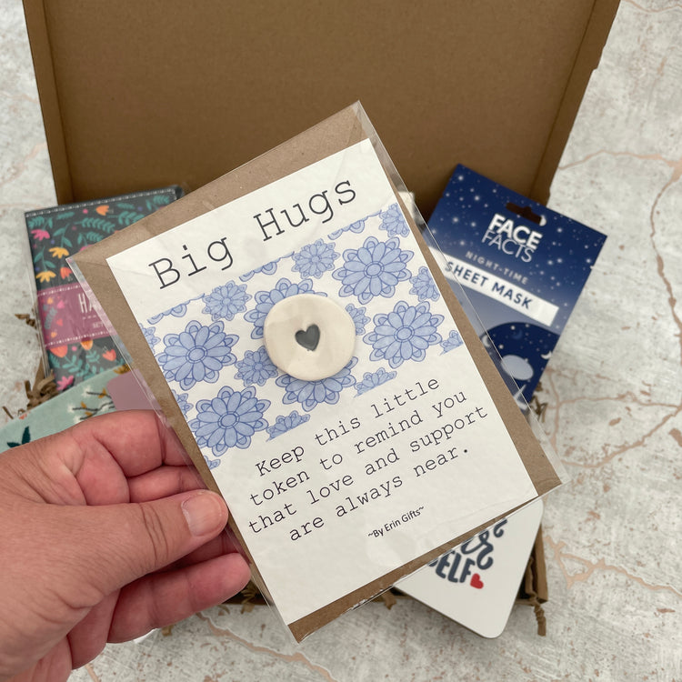 "Big Hug" ceramic pocket token
